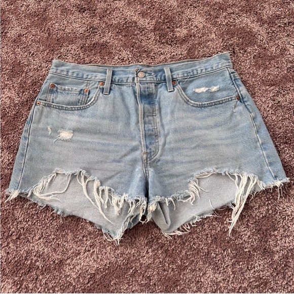 Levi's Light Blue Denim Shorts - Picture 1 of 7